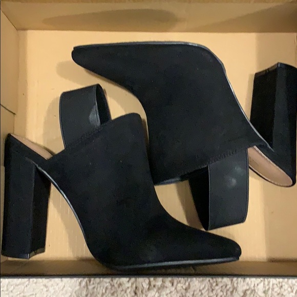 mark & maddux Shoes - Black slingback mules